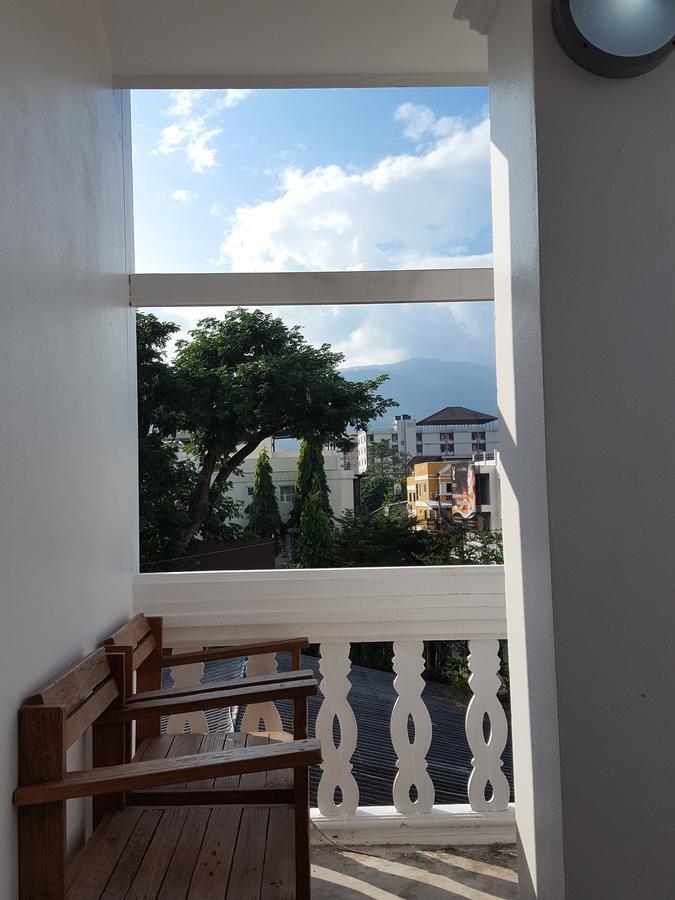 Jindabyne Cafe & Hostel Chiang Mai Exterior photo