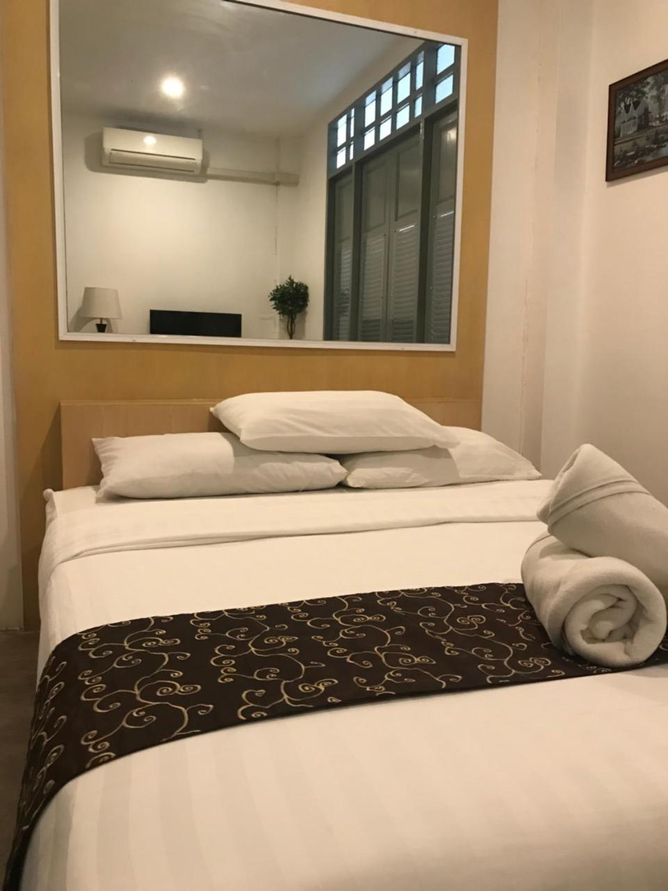 Jindabyne Cafe & Hostel Chiang Mai Exterior photo